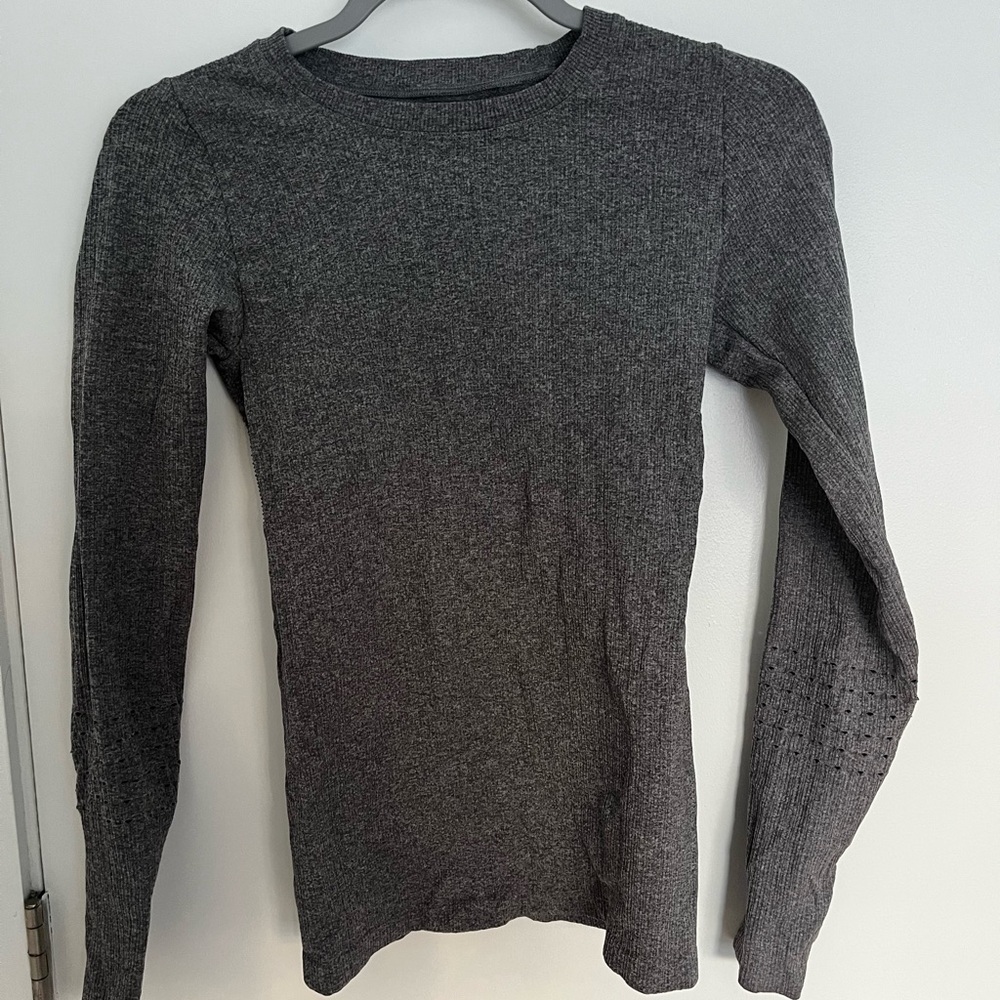 ALO Yoga Gray Long Sleeve Top